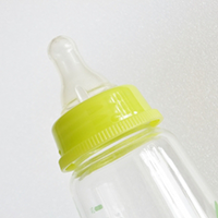 出産準備用品、哺乳瓶の他に搾乳機は必要か